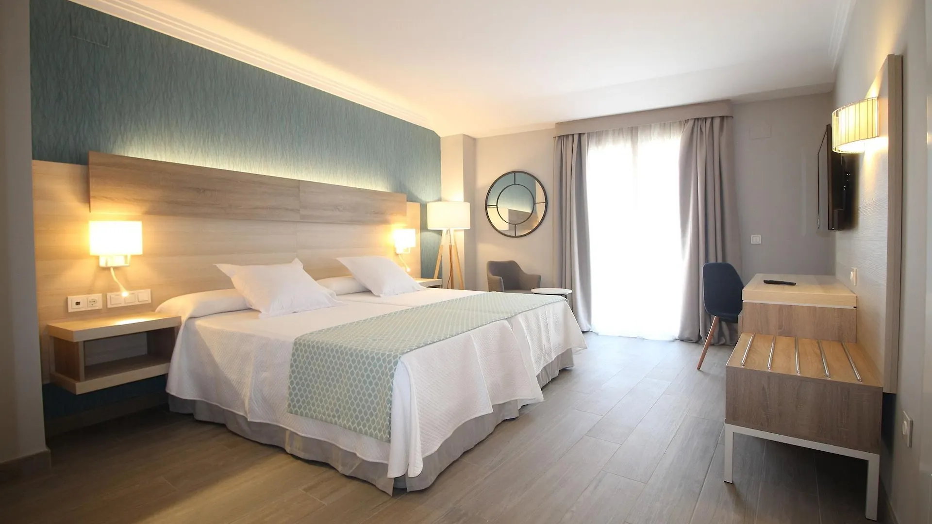 Hotel Puerta del Mar Nerja Spagna