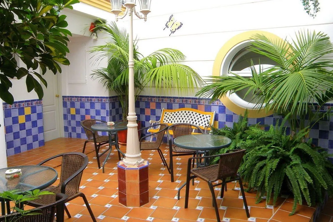 Hotel Puerta del Mar Nerja 3*,