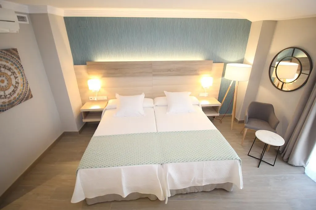 Hotel Puerta del Mar Nerja Spagna
