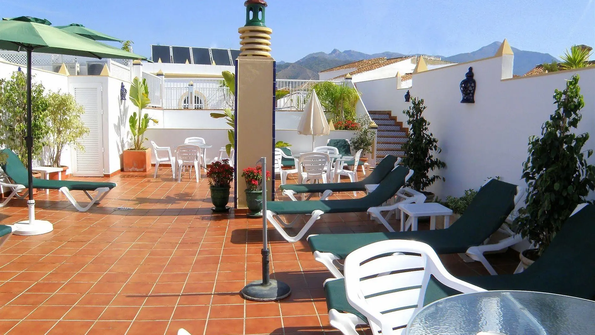 Hotel Puerta del Mar Nerja 3*,